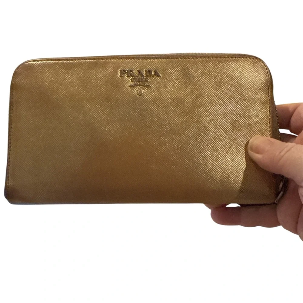Prada Saffiano metallic gold leather wallet - Picture 4 of 9